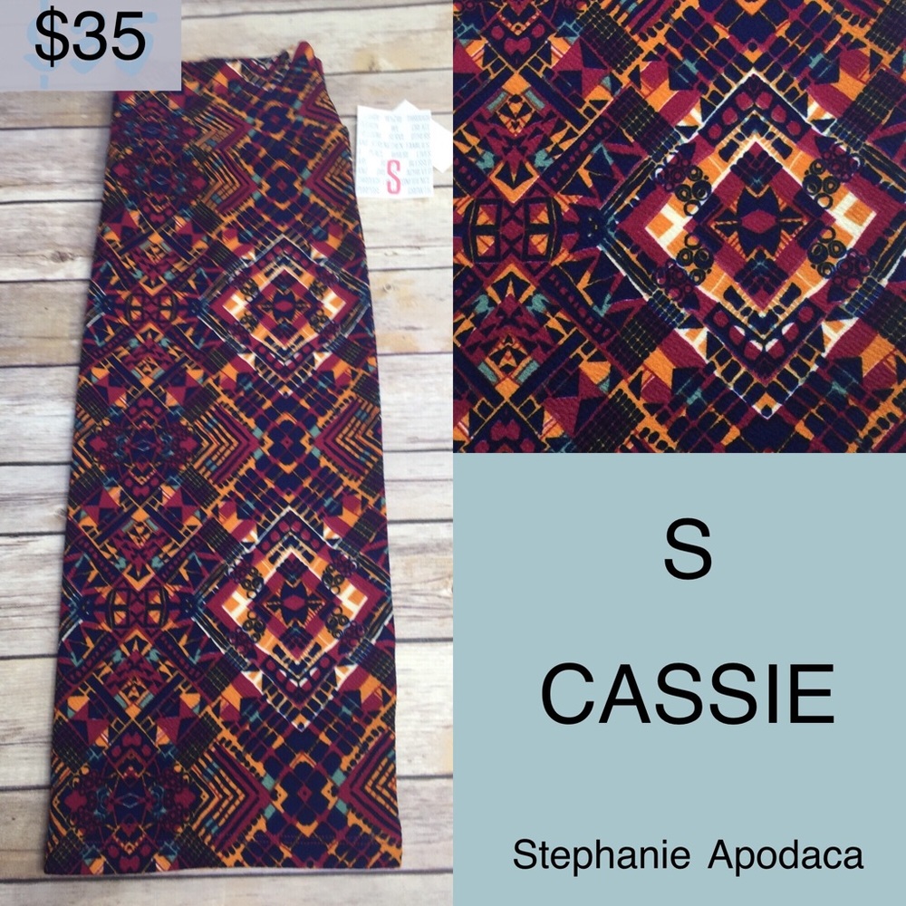 *New with tags* LuLaRoe S-Cassie Skirt